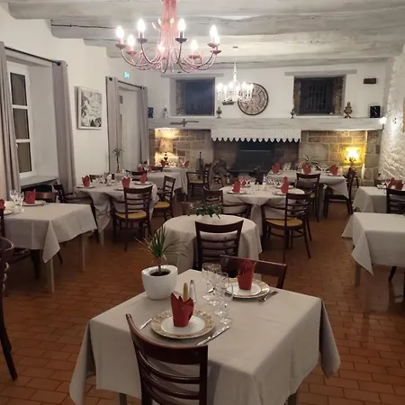 Hotel Logis Et Restaurant Le Ratelier 2*